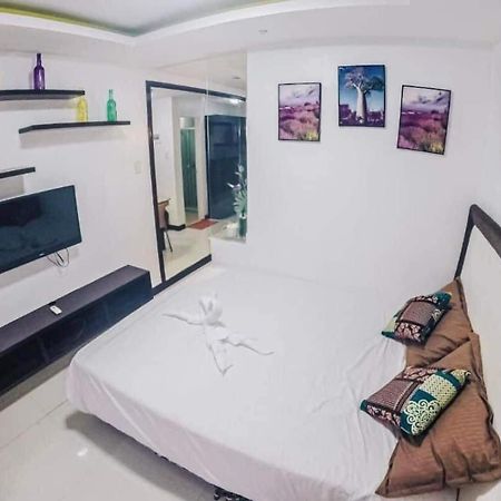Birch Tower Malate Suites Manila Exterior foto